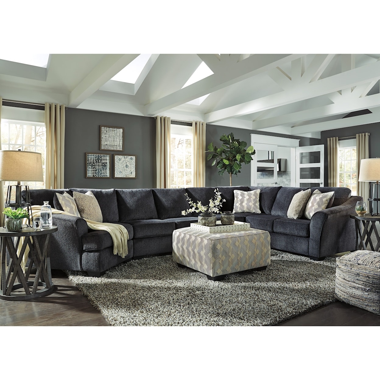 Signature Design by Ashley Eltmann 4pc Sectional and ottoman