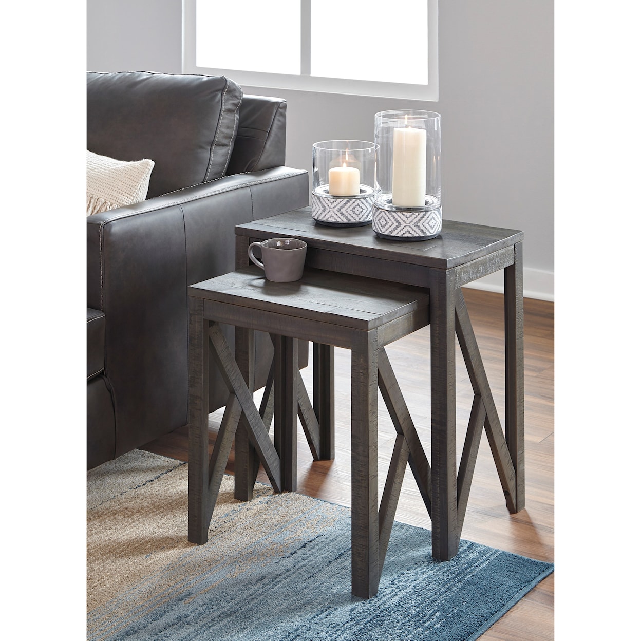 Benchcraft Emerdale Accent Table Set