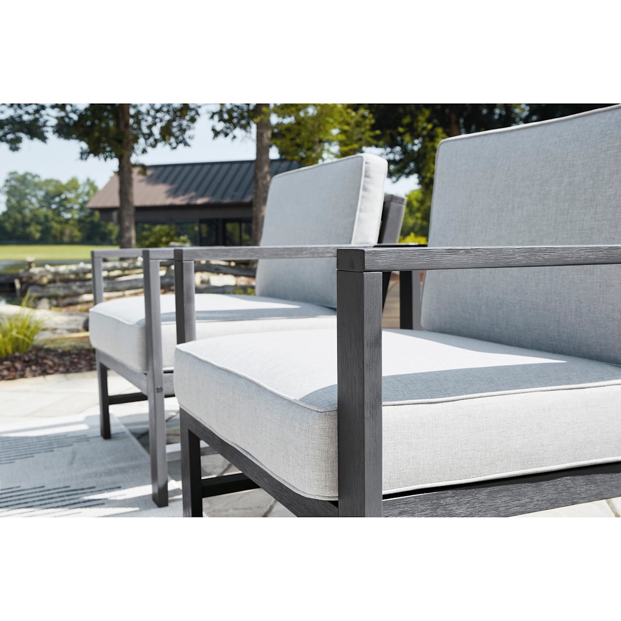Ashley Signature Design Fynnegan Set of 2 Lounge Chairs w/ Cushion
