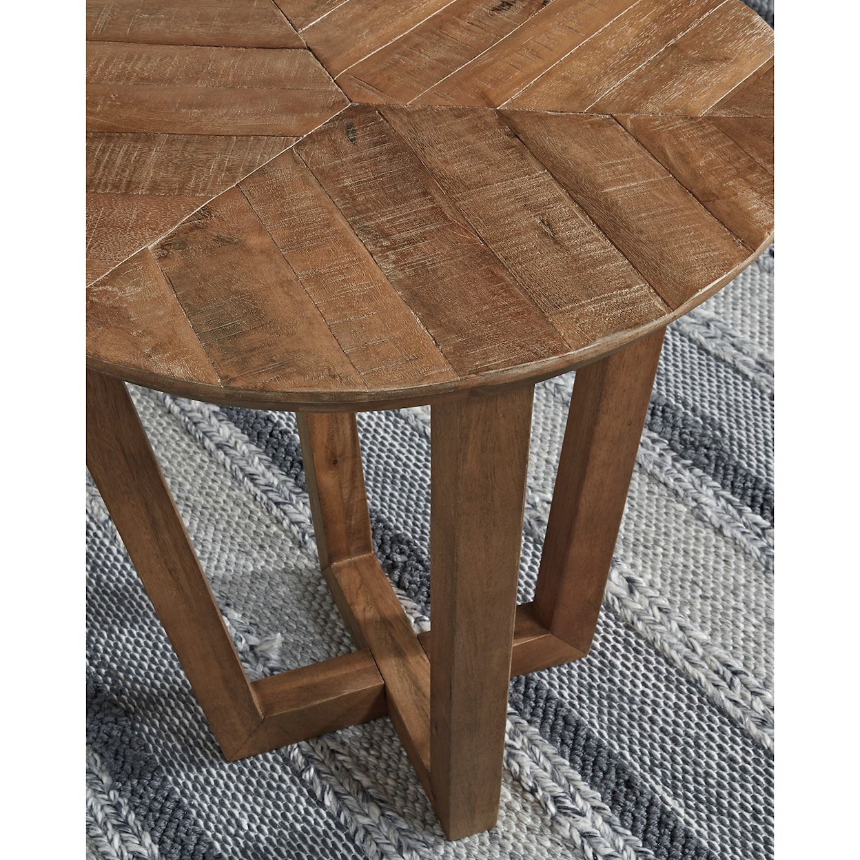 Signature Design by Ashley Kinnshee Round End Table