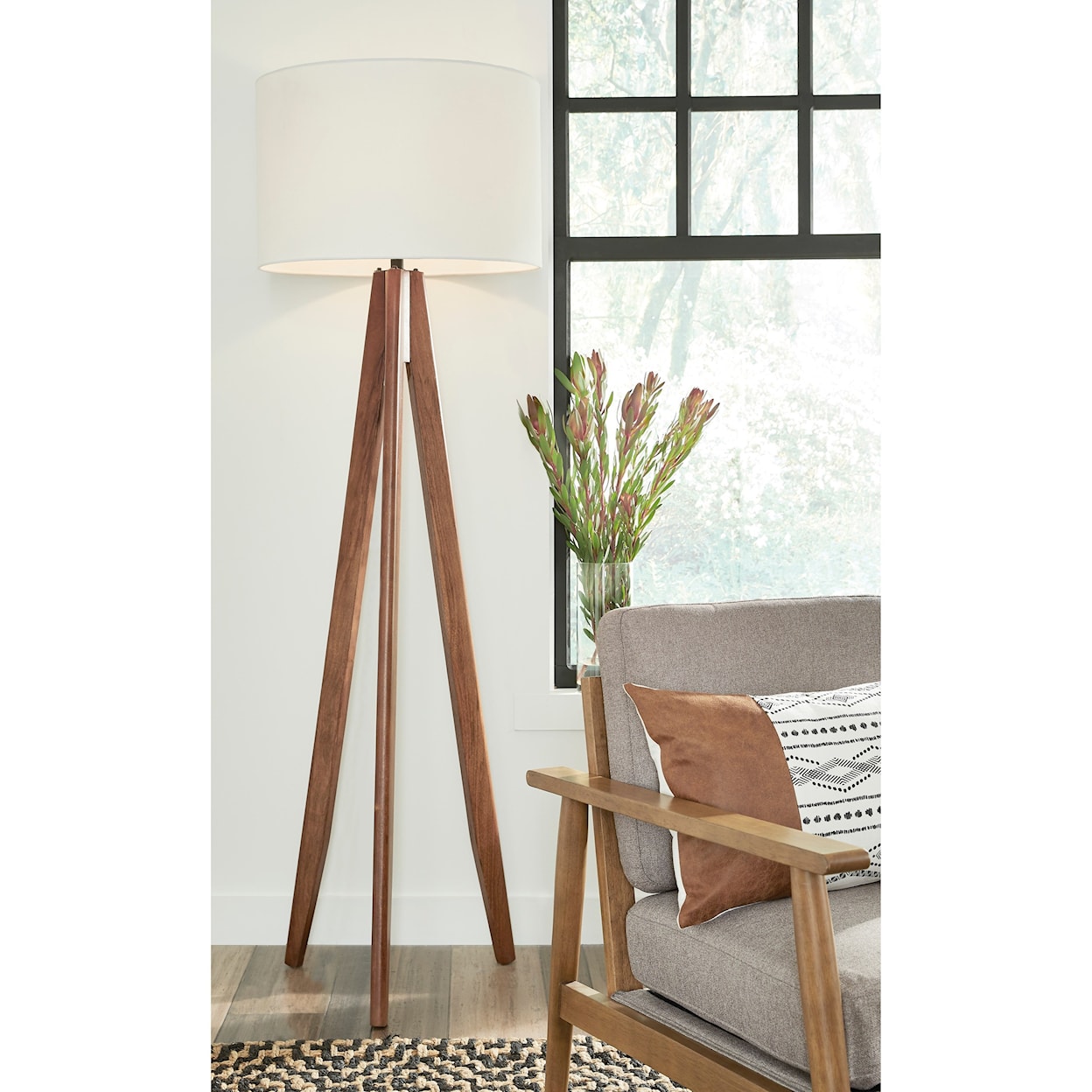 Signature Design Lamps - Contemporary Dallson Floor Lamp