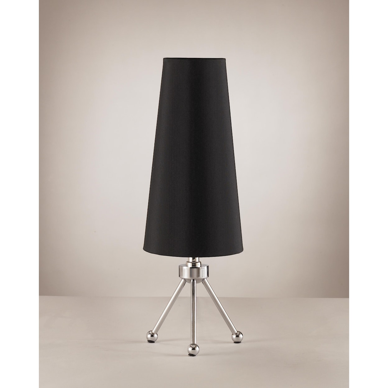 Signature Design by Ashley Lamps - Metro Modern Poorani Metal Table Lamp