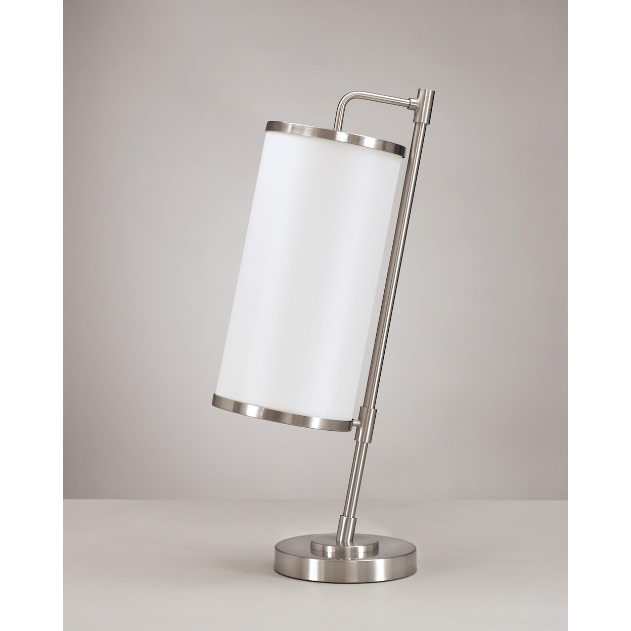 Signature Design by Ashley Lamps - Metro Modern Rylee Metal Table Lamp