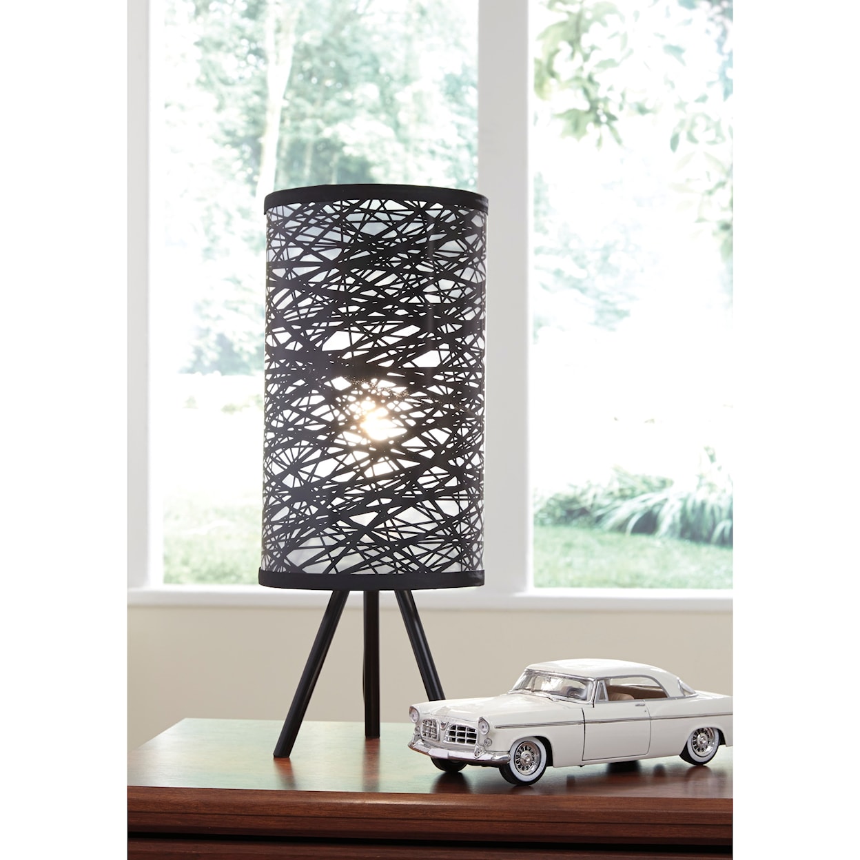 Signature Design by Ashley Lamps - Youth Nettie Table Lamp