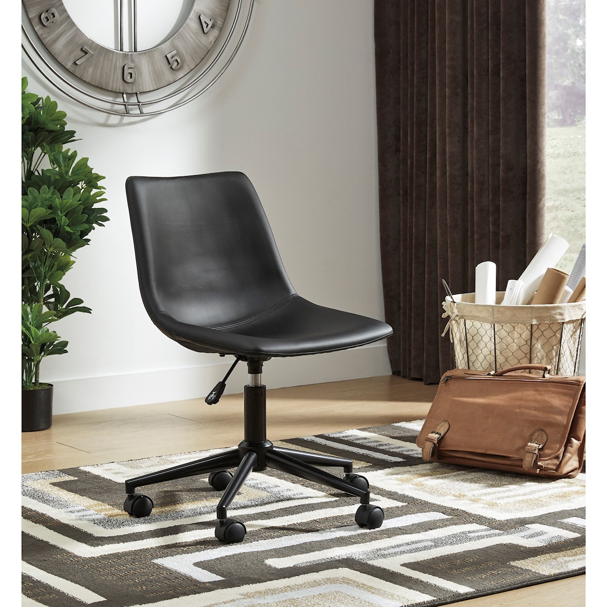 Signature Design by Ashley Furniture Office Chair Program Home Office Swivel Desk Chair