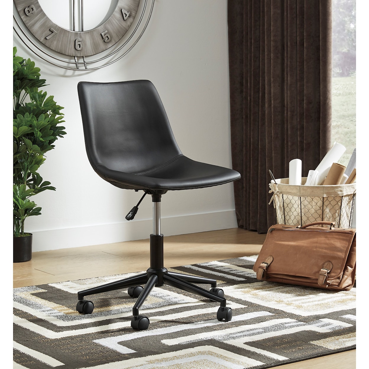 Signature Design by Ashley Office Chair Program Home Office Swivel Desk Chair