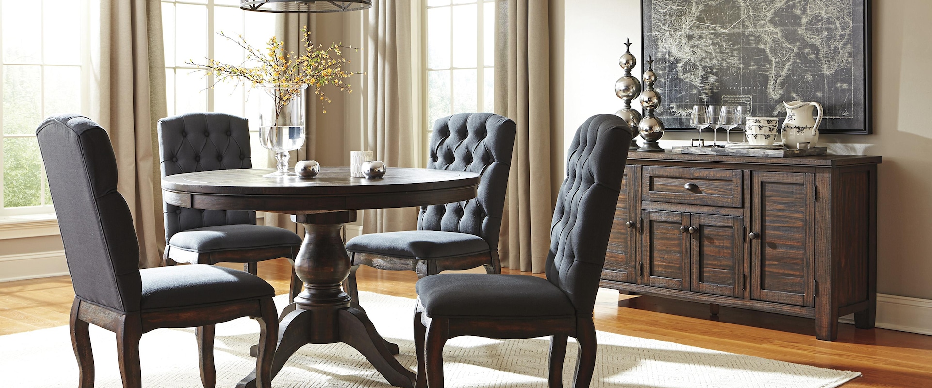 Casual Dining Room Group