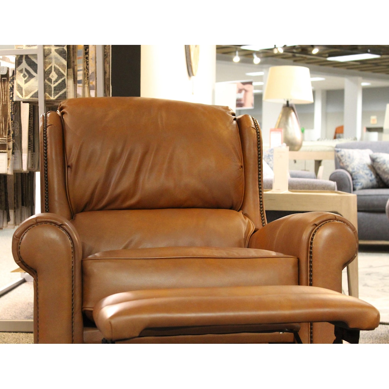 Smith Brothers 720L Casual Recliner 
