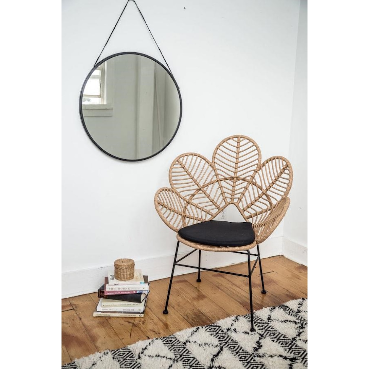 Style In Form Calabria Lotus Chair