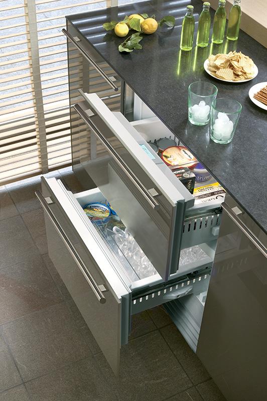 Sub-Zero Integrated Refrigeration 24" Freezer Drawer