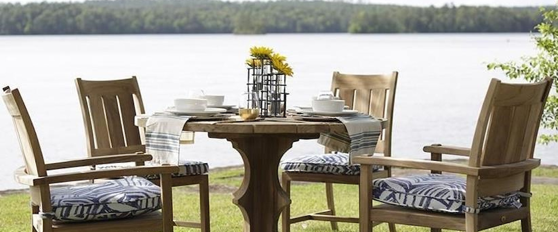 5 Piece Dining Set with Round Pedestal Table