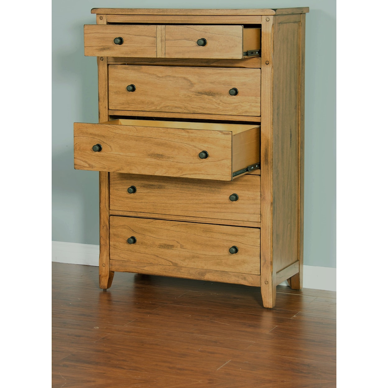 Sunny Designs Sedona Chest