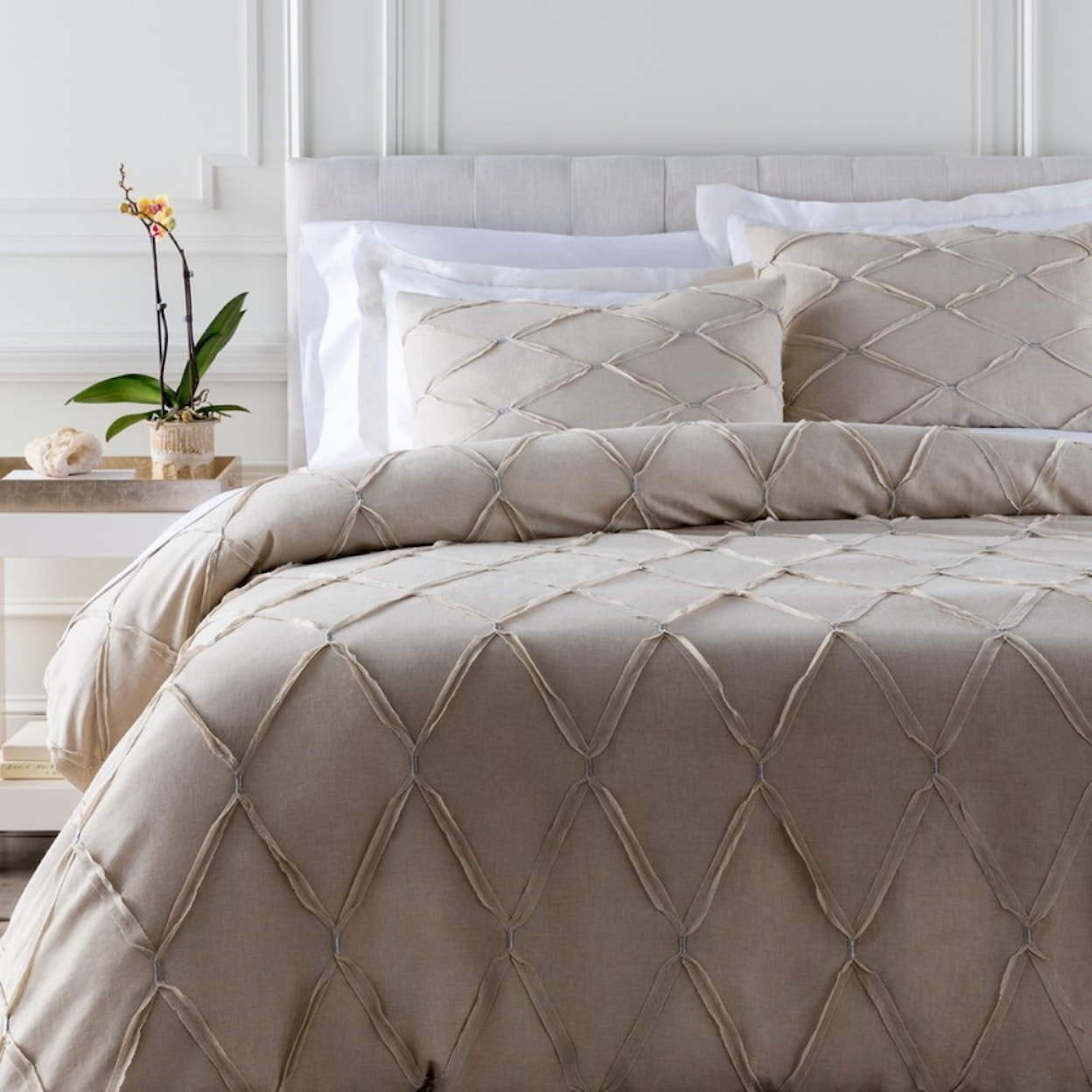 Surya Aiken Bedding