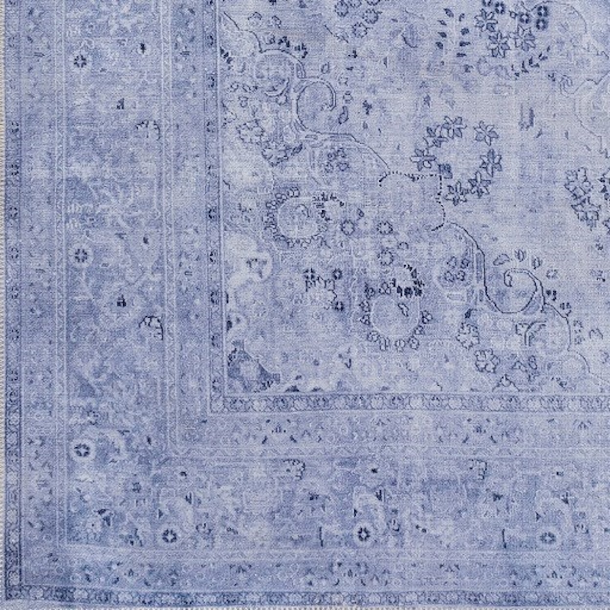 Surya Amelie 2'7" x 7'10" Rug