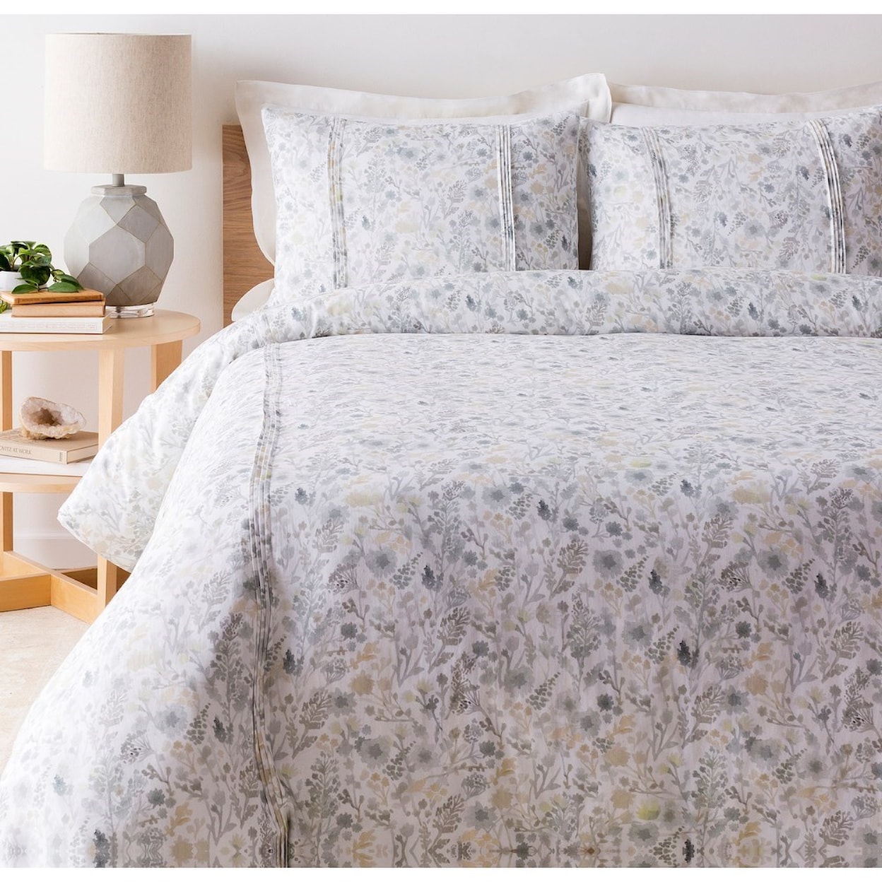 Surya Aria Bedding