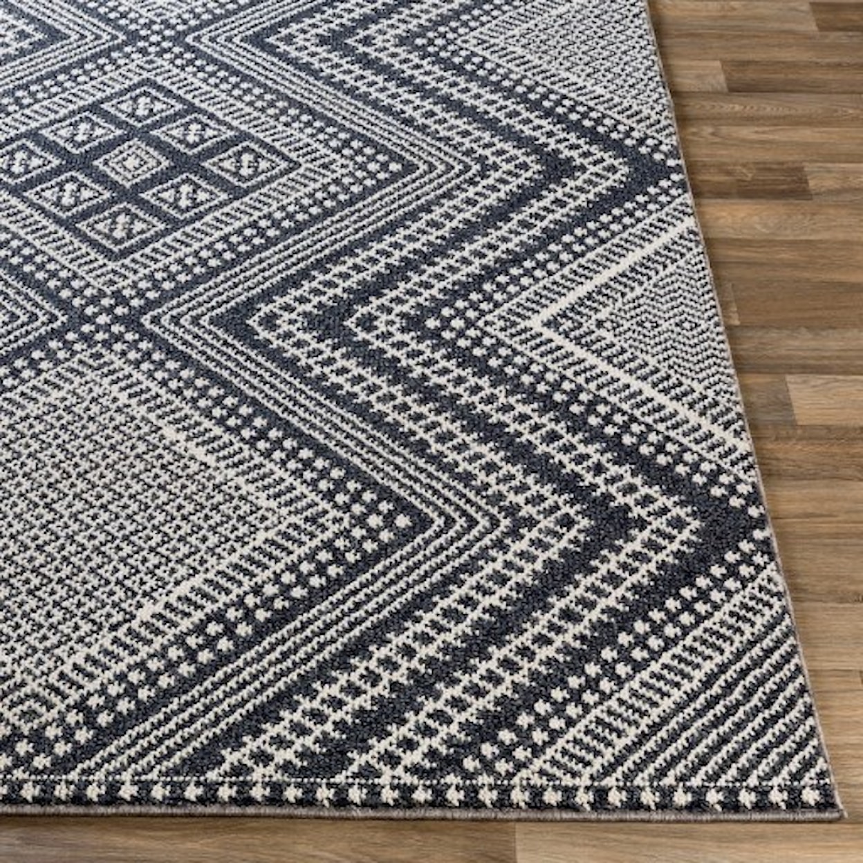 Surya Ariana 5'3" x 7'3" Rug