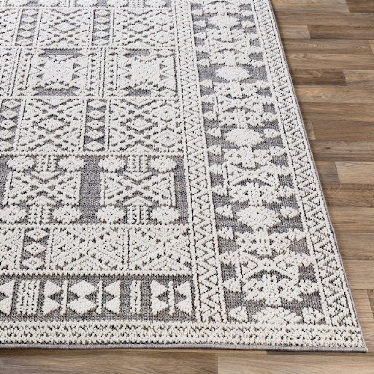 Surya Ariana 4'3" x 5'11" Rug