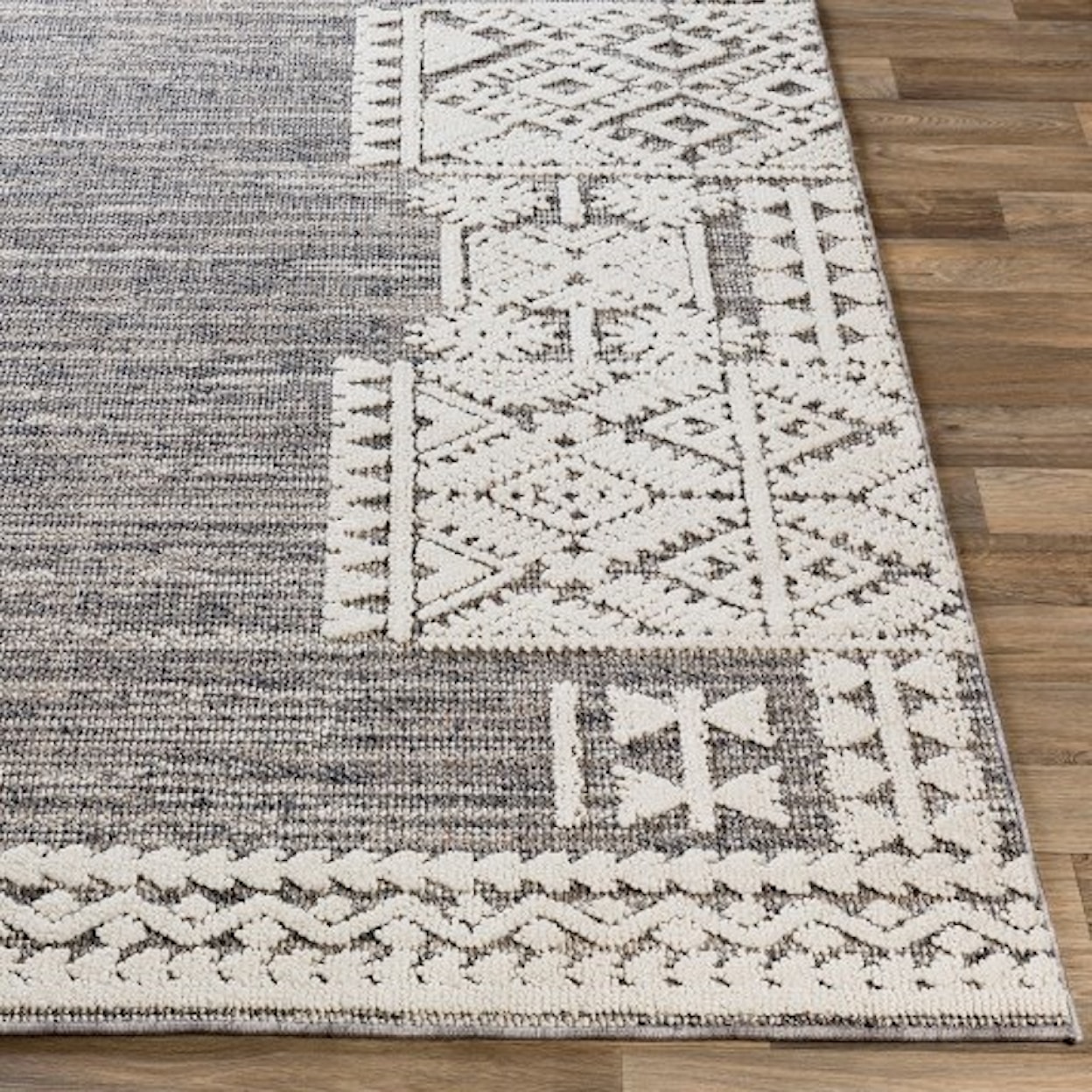 Surya Ariana 5'3" x 7'3" Rug