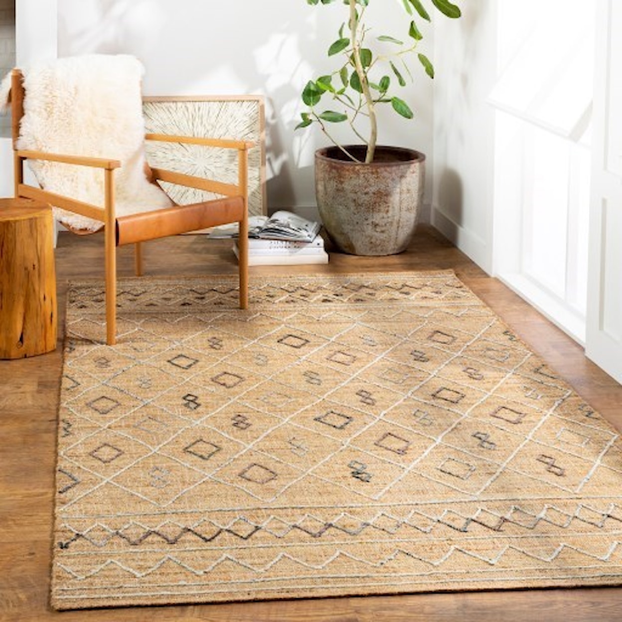 Surya Arielle 2' x 3' Rug