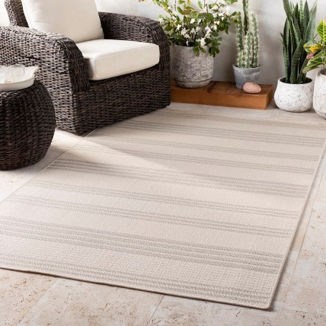 Surya Breeze 2' x 2'11" Rug