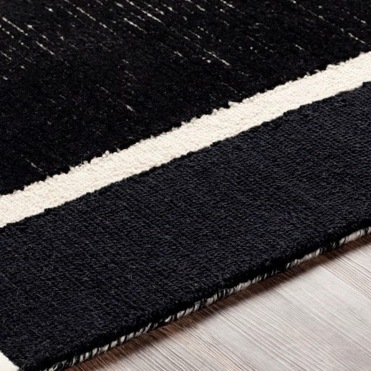 Surya Brooklyn 2' x 3' Rug