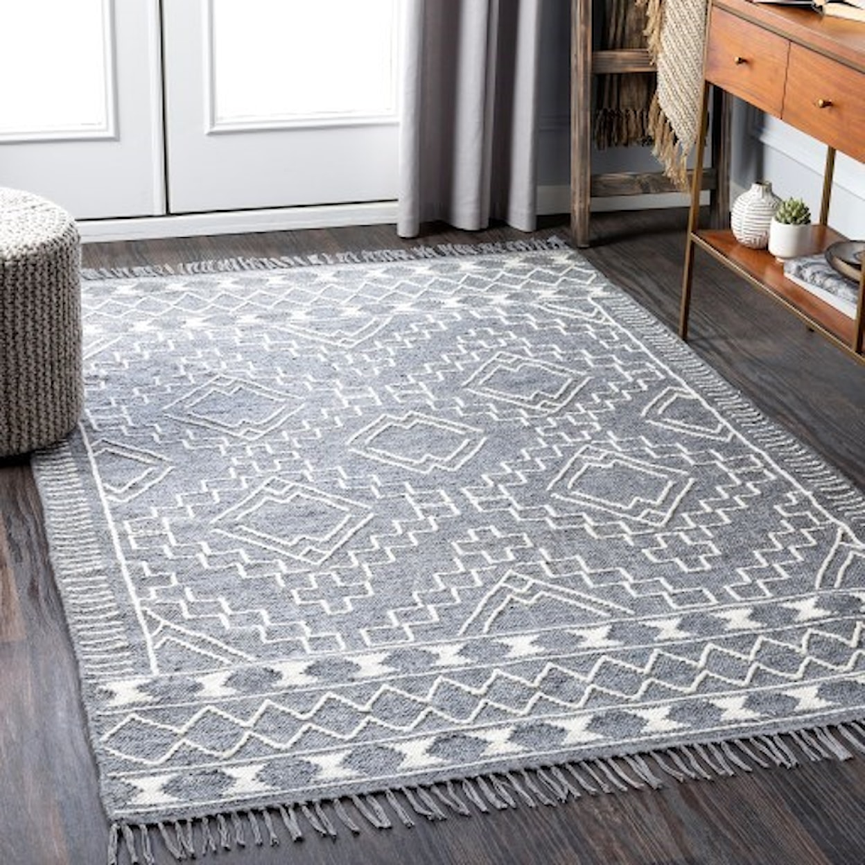 Surya Cheyenne 2' x 3' Rug