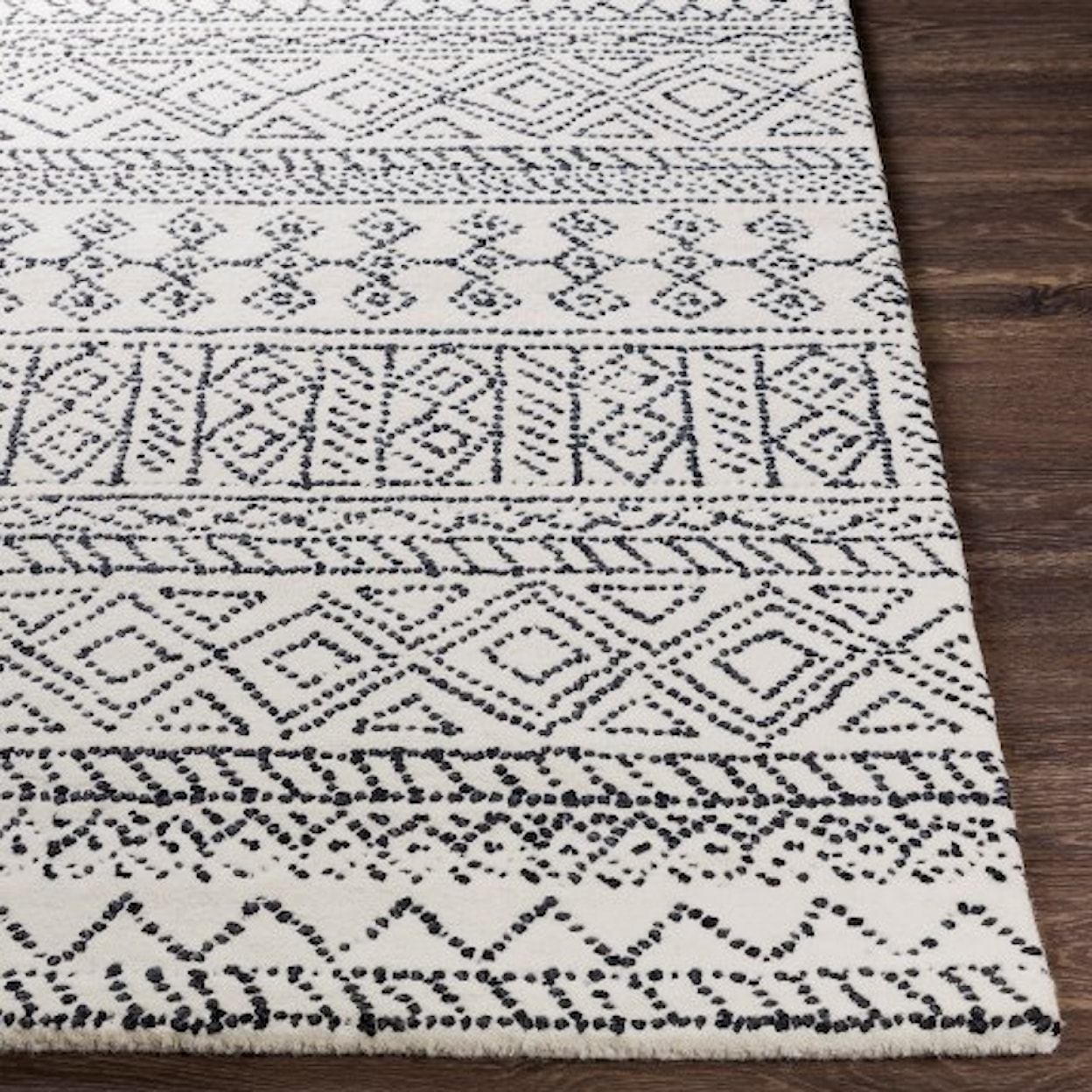 Surya Corfu 5' x 7'6" Rug