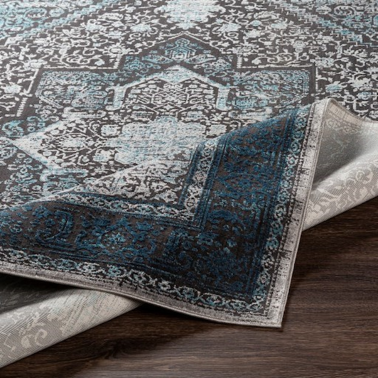 Surya Couture 2' x 3' Rug