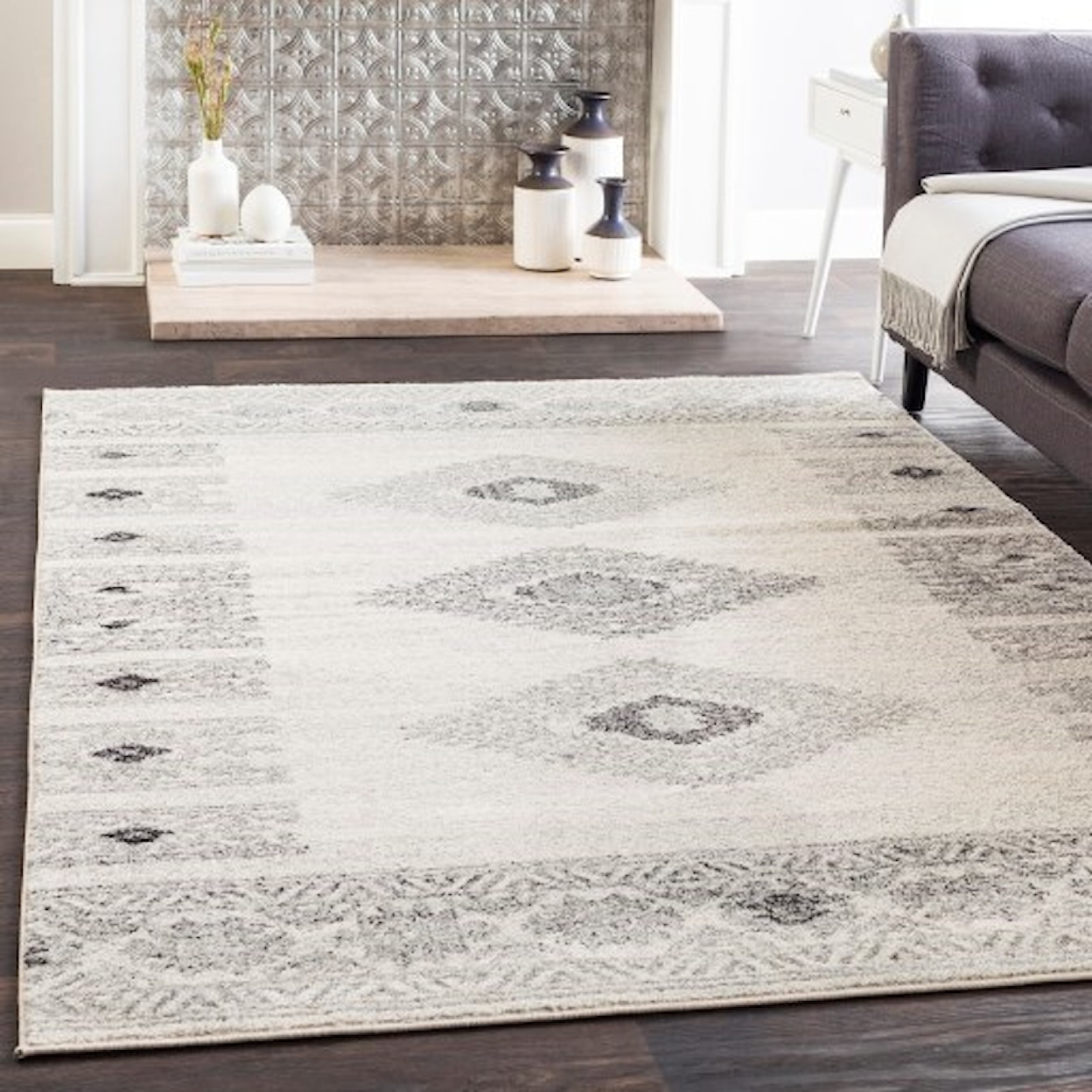 Surya Elaziz 6'7" x 9' Rug