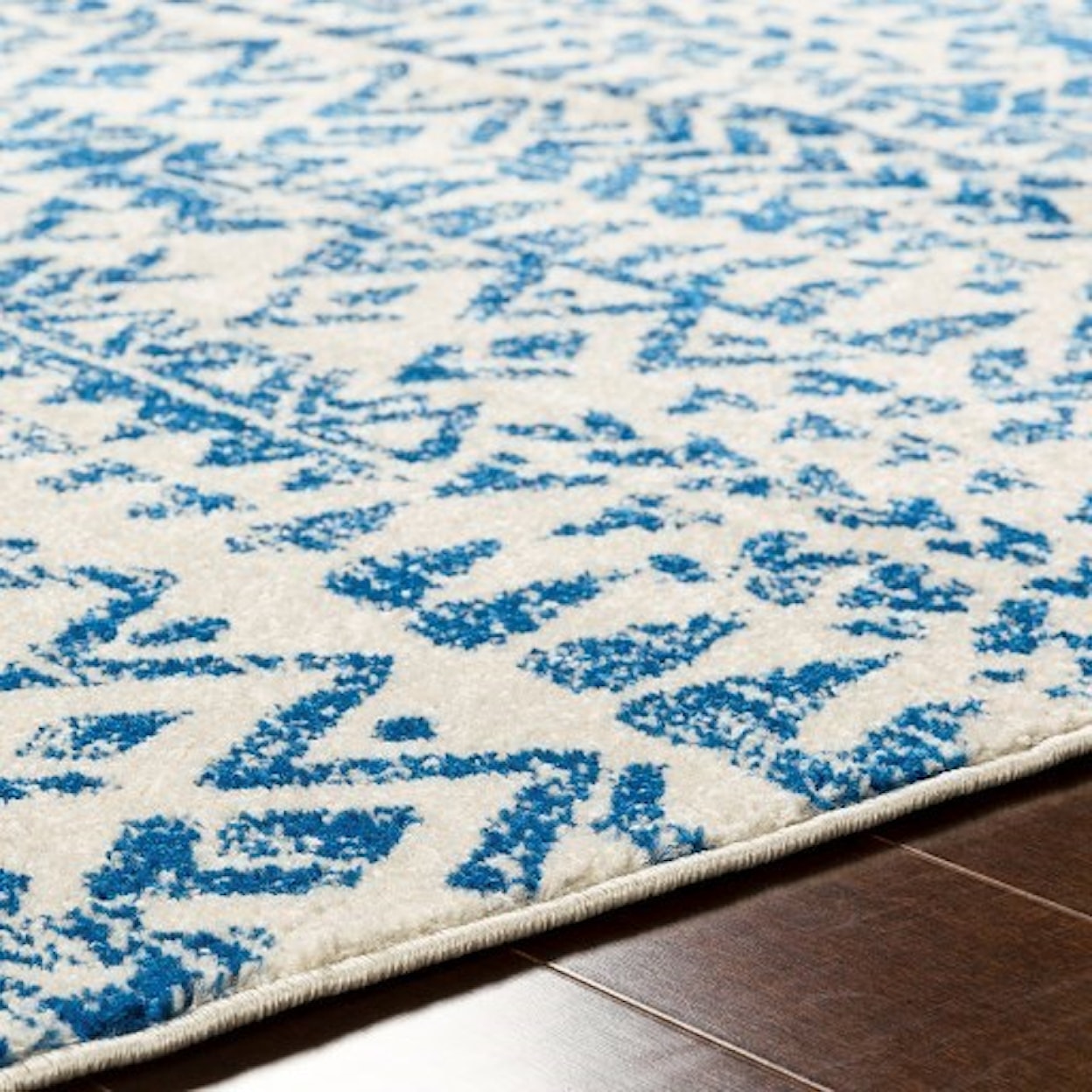 Surya Elaziz 2' x 3' Rug