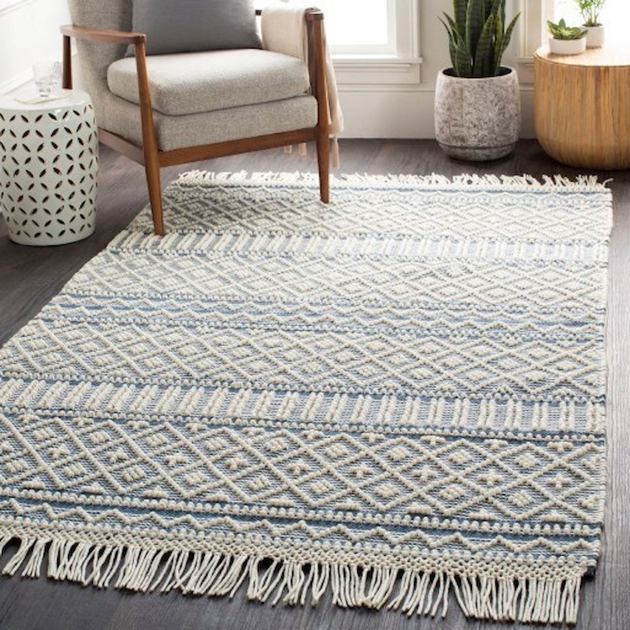 Surya Farmhouse Tassels 5' x 7'6" Rug