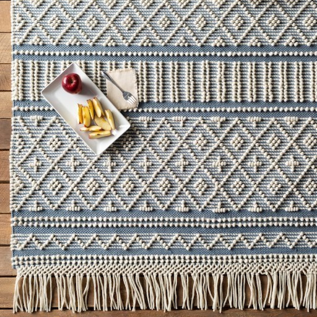 Surya Farmhouse Tassels 5' x 7'6" Rug