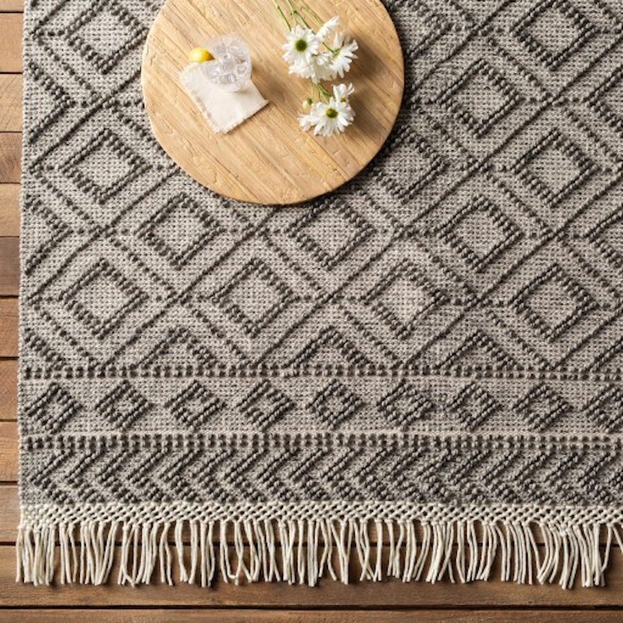 Surya Farmhouse Tassels 3' x 5' Rug