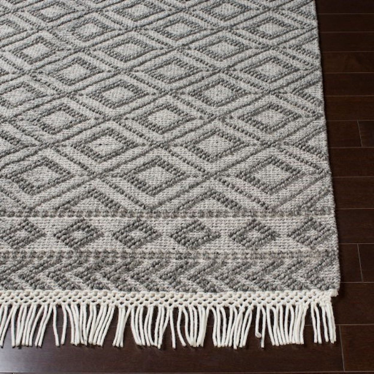 Surya Farmhouse Tassels 6' x 9' Rug