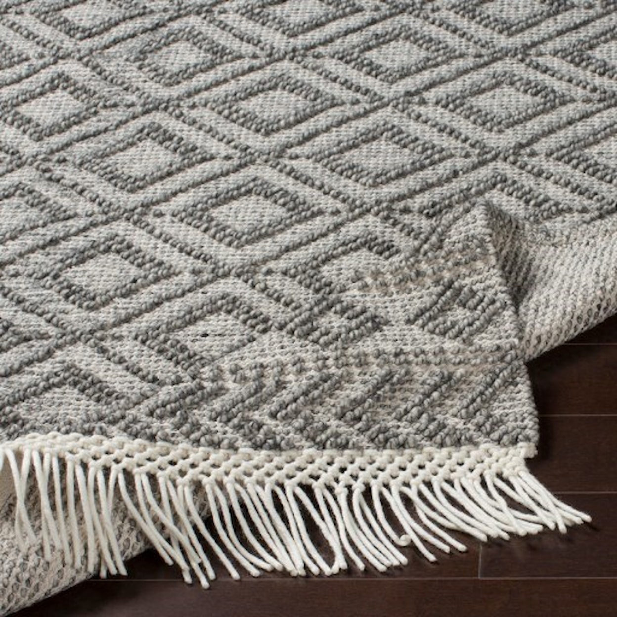 Surya Farmhouse Tassels 6' x 9' Rug