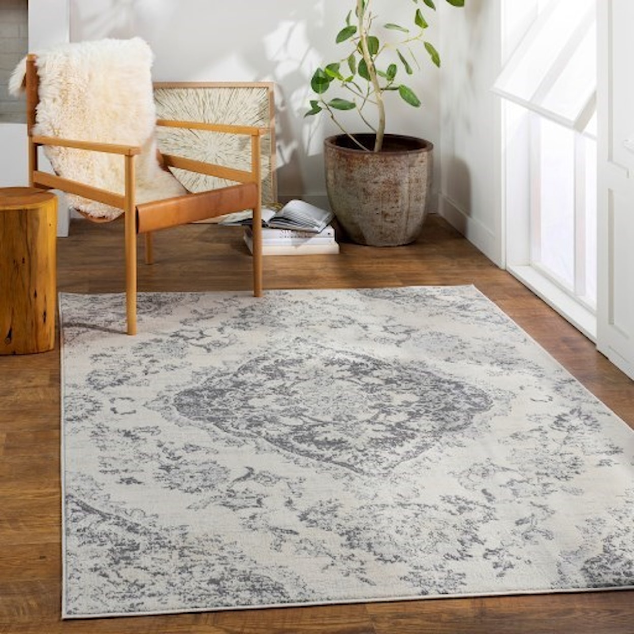 Surya Floransa 5'3" x 7'1" Rug