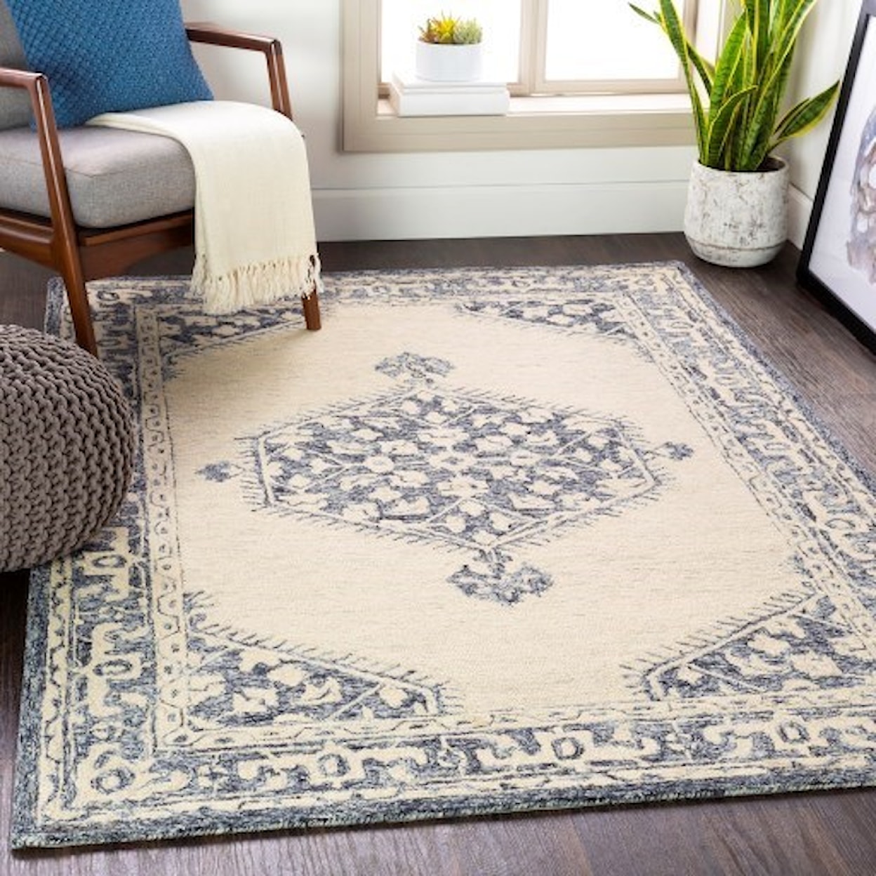 Surya Granada 2' x 3' Rug