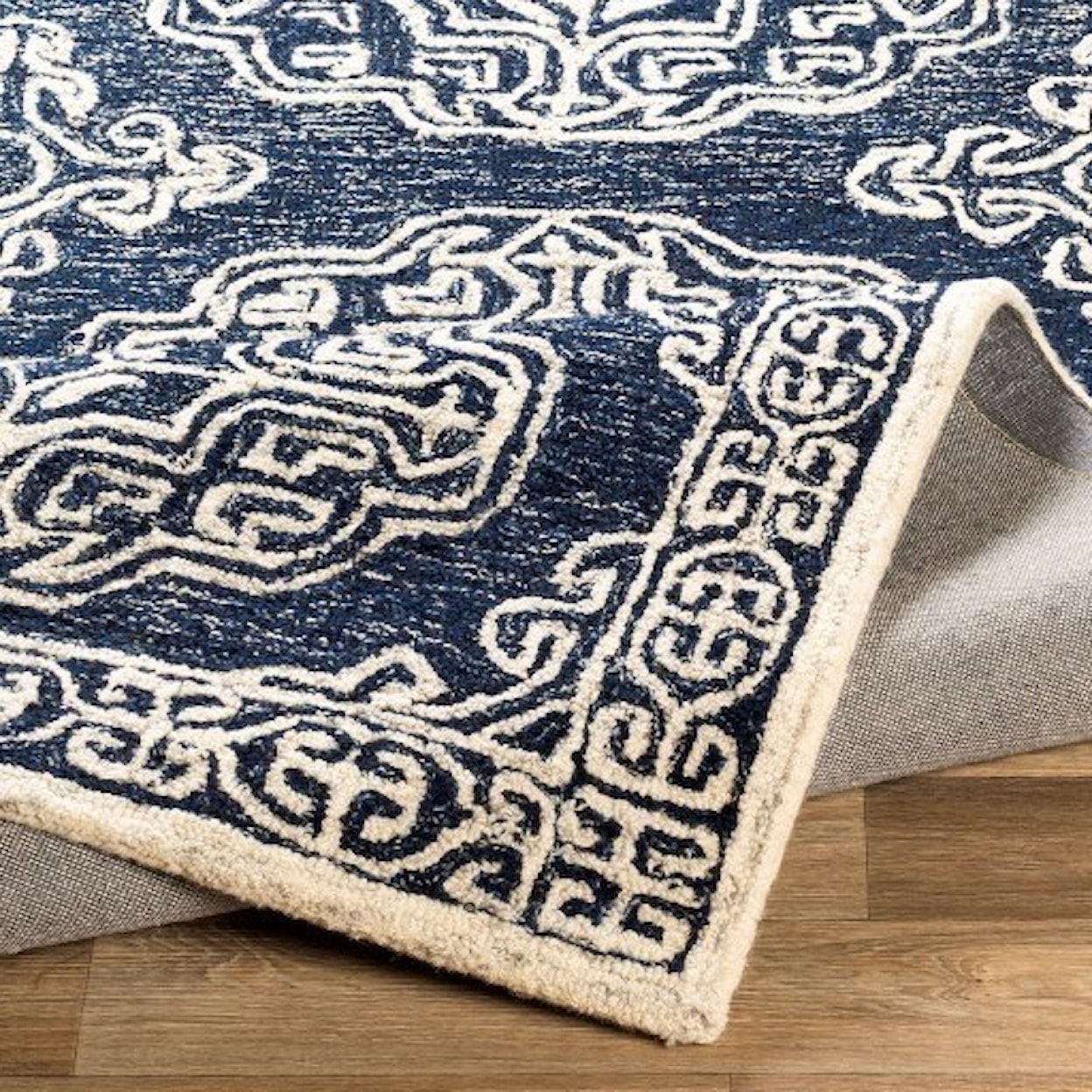 Surya Granada 2' x 3' Rug