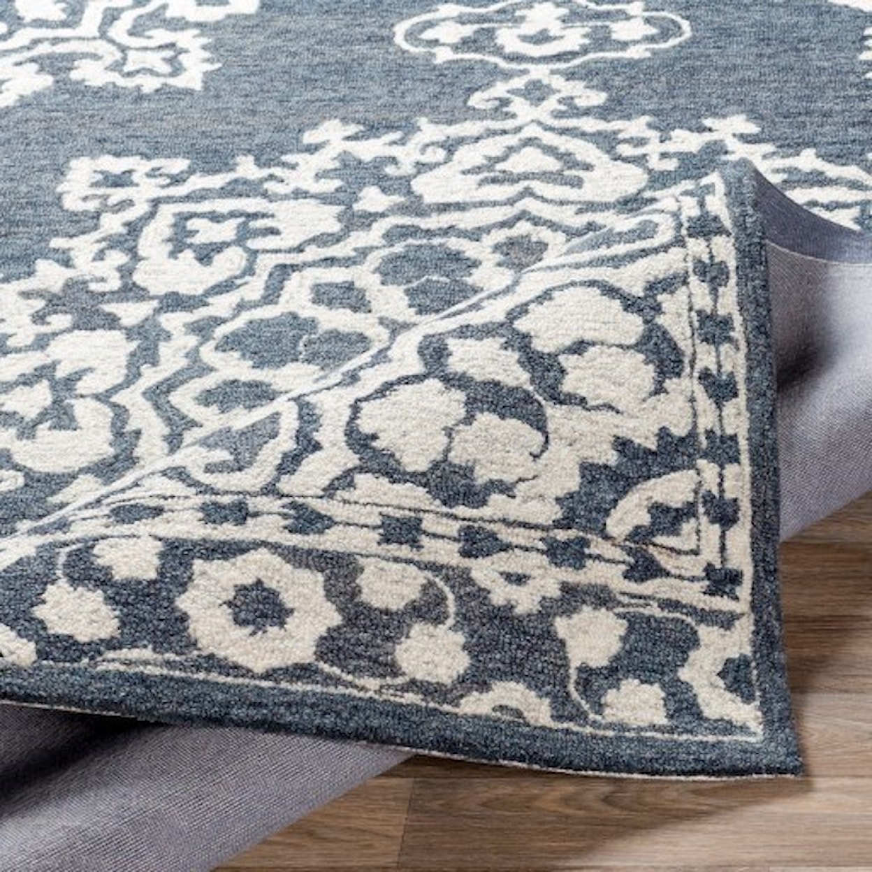 Surya Granada 2' x 3' Rug