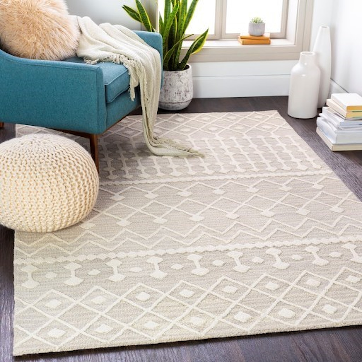 Surya Izmir 2' x 3' Rug