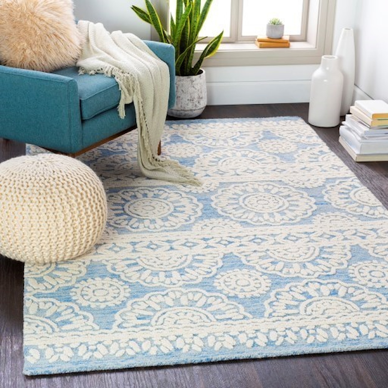 Surya Izmir 2' x 3' Rug