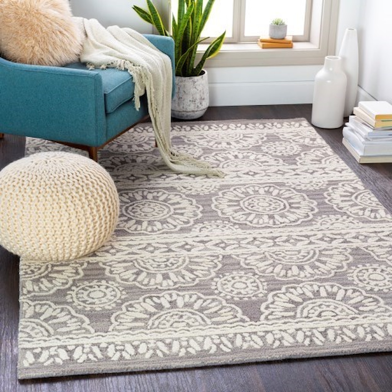 Surya Izmir 2' x 3' Rug