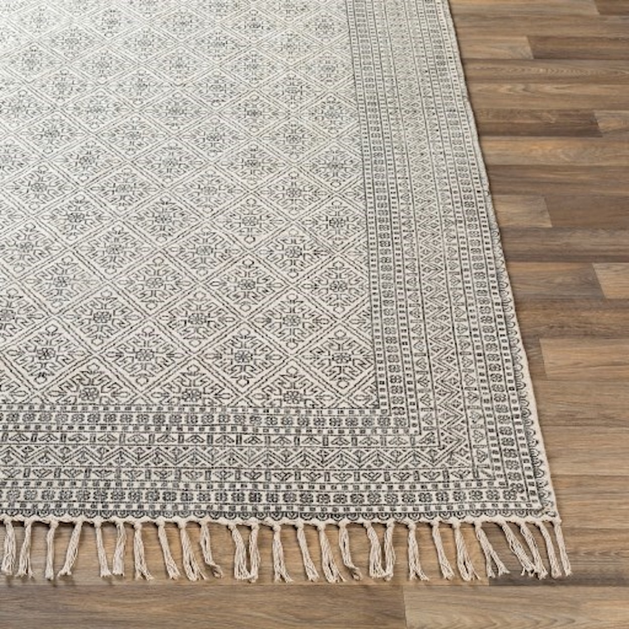 Surya July 6' x 9' Rug