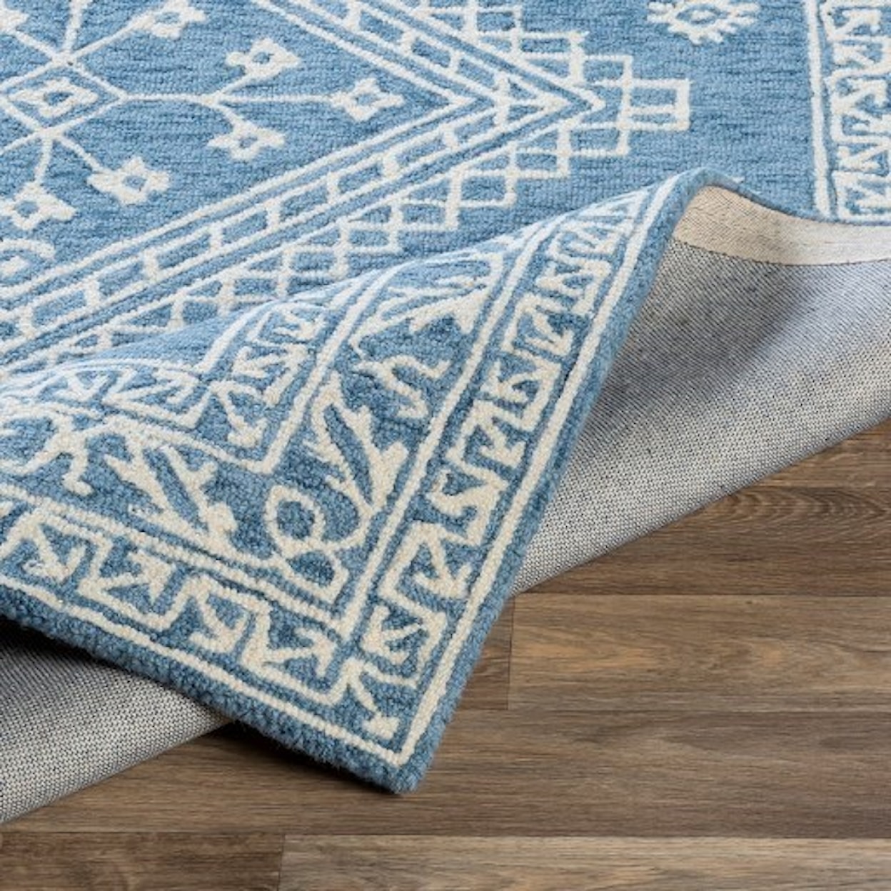 Surya Kayseri 2' x 3' Rug