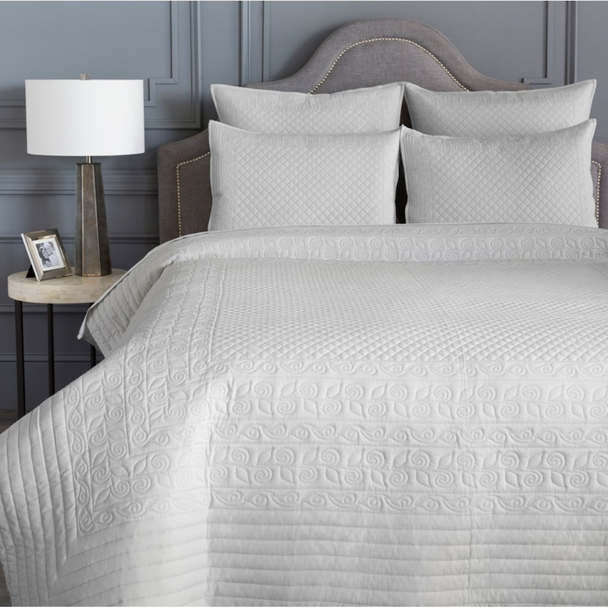 Surya Kiley Bedding