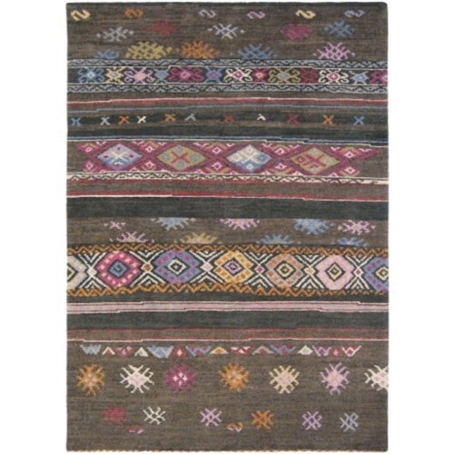6'7" x 9'10" Rug