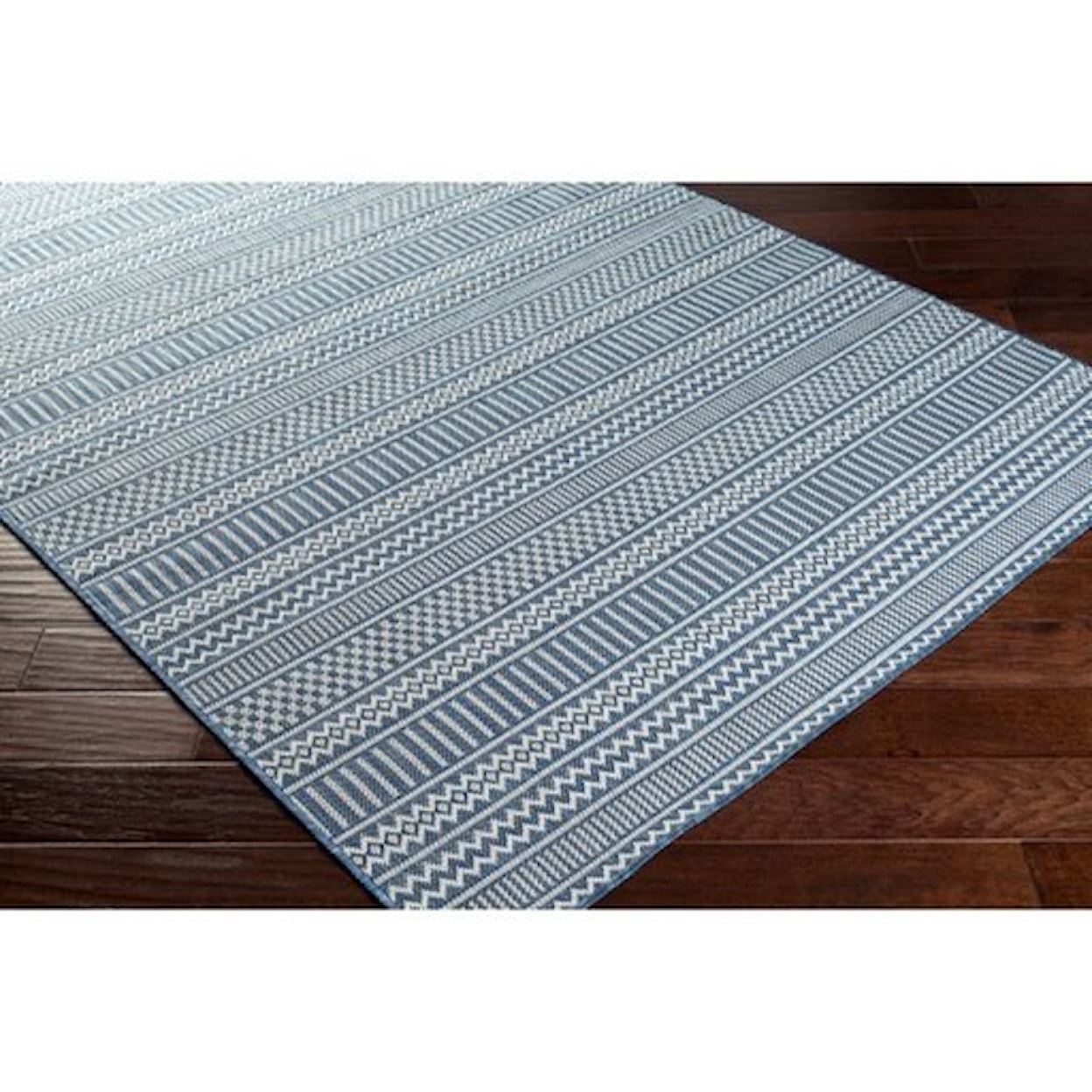 Surya Malibu 5'3" x 7' Rug