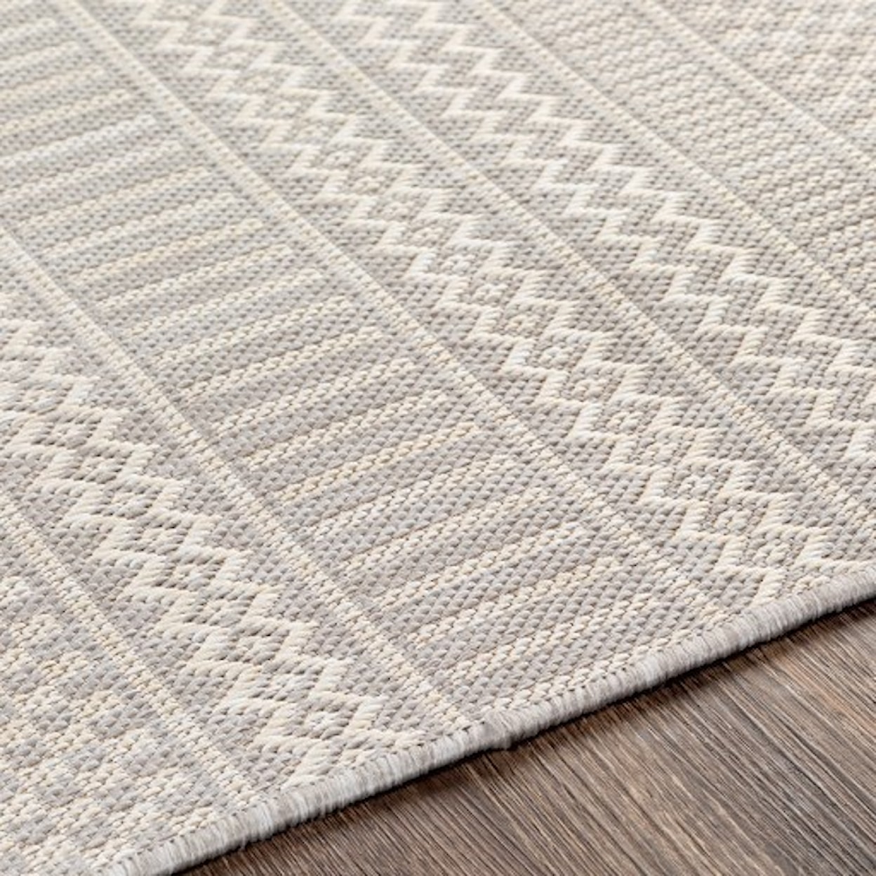 Surya Malibu 5'3" x 7' Rug