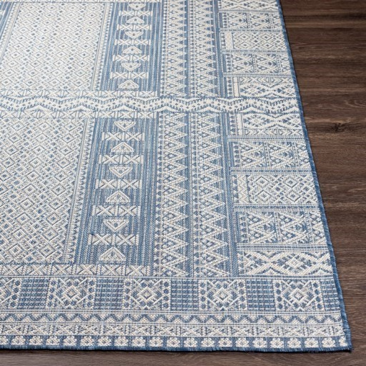 Surya Malibu 5'3" x 7' Rug