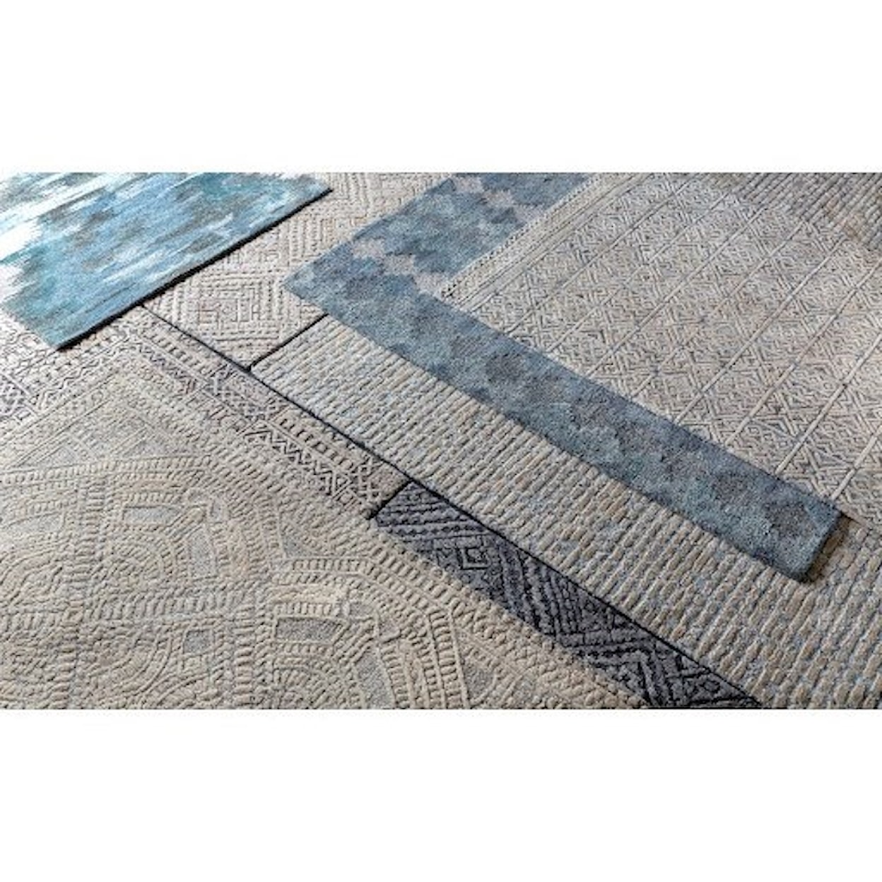 Surya Montclair 4' x 6' Rug